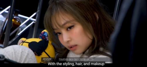 Дженни: мне пришлось играть две разные роли в этой сцене и это было правда весело. 02