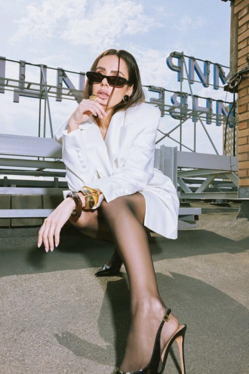 А вы обложку сингла Cherchez la Femme помните? 01