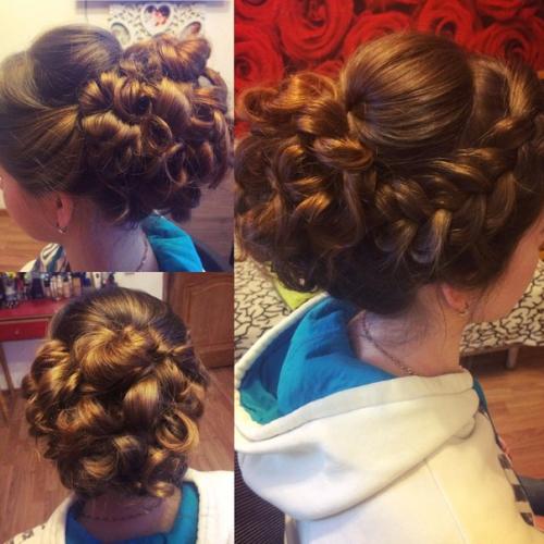 Здравствуйте?  Предлагаю услуги визажиста - мастера по прическам. 01