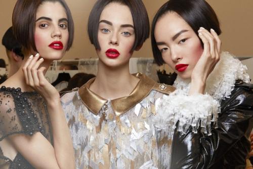 Шикарный тренд с показа коллекции Chanel Haute Couture F/W 2015-2016. 01