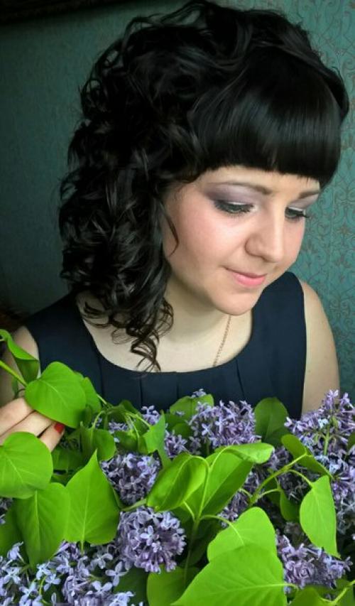 Девочки, обращайтесь!  Прически и макияж по доступным ценам на данный момент действует акция! 09