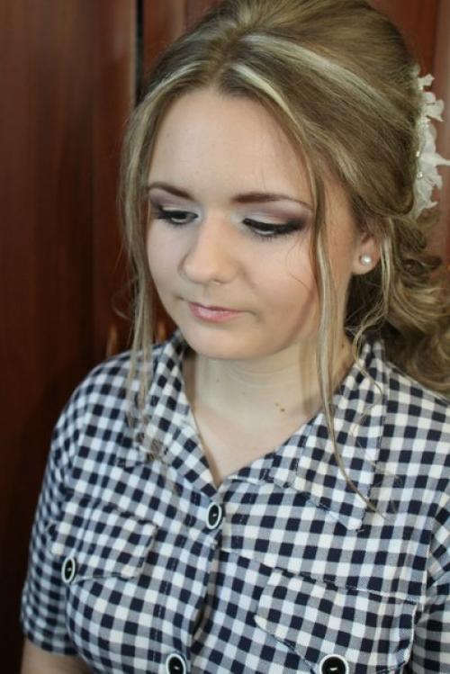 Девочки, обращайтесь!  Прически и макияж по доступным ценам на данный момент действует акция! 08