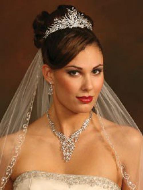 Свадебные прически с диадемой. 09 Свадебные прически с диадемой. 09