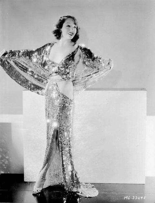 Хотела уйти из жизни красиво, а умерла с головой в унитазе. 02