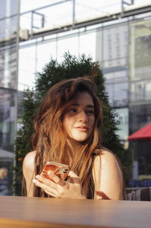 Мне хочется окружать себя красивыми вещами и дома, и в образах, и в деталях. 01