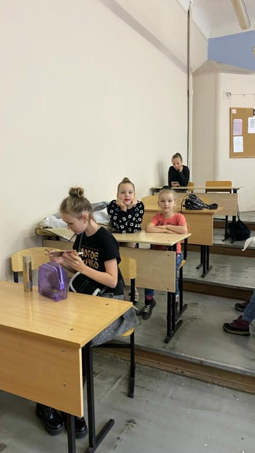 Выступление ответственно на сцене это очень. 03