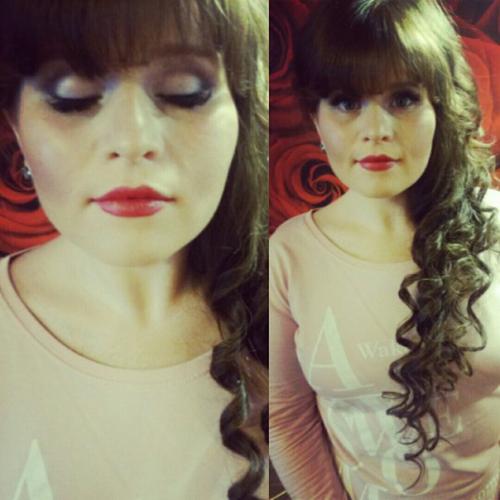 Здравствуйте?  Предлагаю услуги визажиста - мастера по прическам. 08