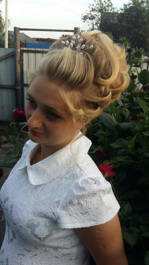 Дорогие девушки?  Предлогаю вам услуги стилиста, визажиста, а так же наращивание ресниц. 04