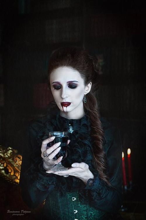 Вампиры:  Ольга бокарева. 04