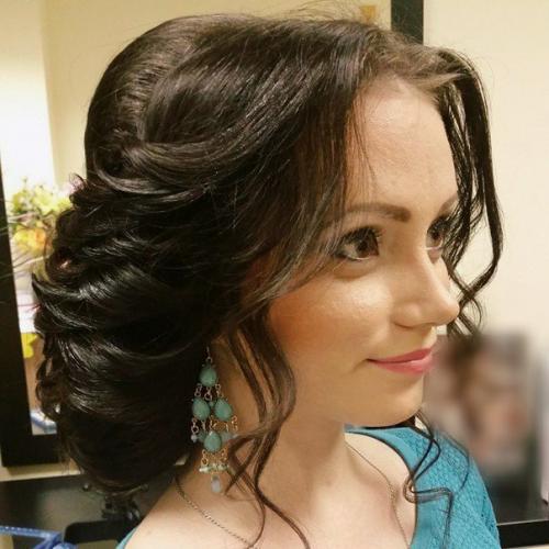 Девочки, обращайтесь!  Прически и макияж по доступным ценам на данный момент действует акция! 04