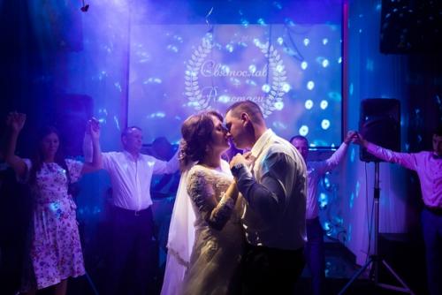 Получаю фотоматериалы летних свадеб и вновь проживаю эти дни! 01