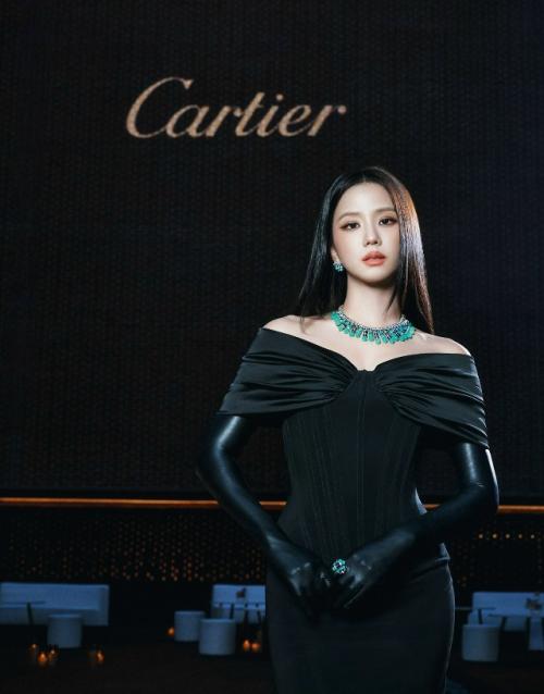 031026: джису из Blackpink в черном и белом для Cartier.

