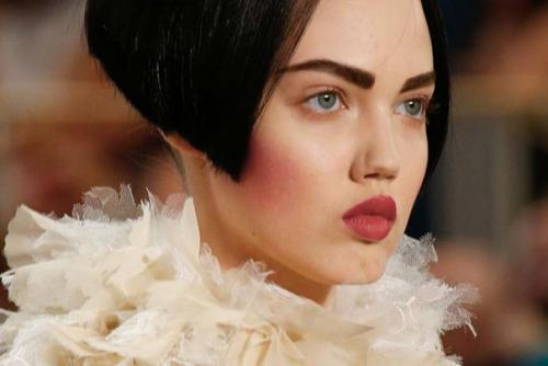 Шикарный тренд с показа коллекции Chanel Haute Couture F/W 2015-2016. 02