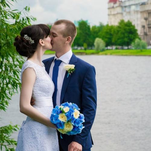 Здравствуйте?  Меня зовут Юлия, я визажист - стилист. 08