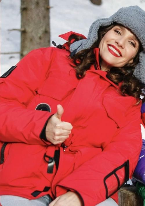 Наталия Орейро собирает русские балалайки и матрёшки и знает, как валять валенки. 01 Наталия Орейро собирает русские балалайки и матрёшки и знает, как валять валенки. 01