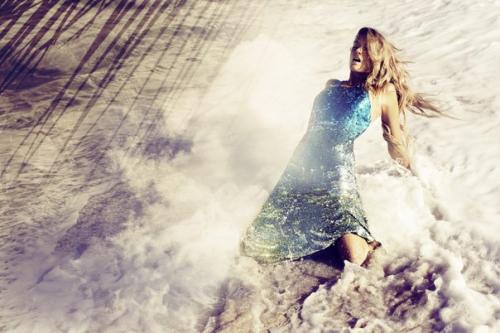 1, 2, 3…. Splash: лили дональдсон в фотосессии Алекси любомирски Vogue Spain May 2015. 03