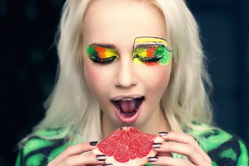 Всем привет?  Начинающие фотограф и модель ищут визажиста, который также сможет сделать локоны с объемом на четверг 26. 02