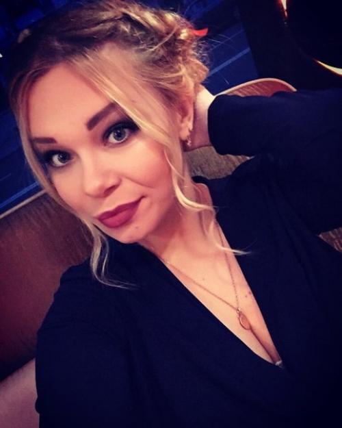 Добрый день!  Я визажист и стилист по прическам! 07