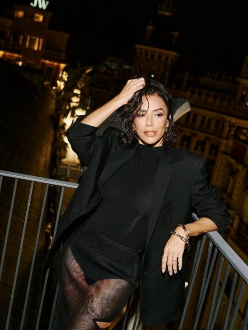 Актрису Еву лонгорию сняли в прозрачной юбке во время выхода в мадридский ресторан откровенном наряде. 04 Актрису Еву лонгорию сняли в прозрачной юбке во время выхода в мадридский ресторан откровенном наряде. 04