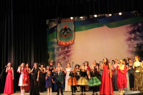 Модой сейчас интересуются абсолютно все: и дети, и взрослые. 08 Модой сейчас интересуются абсолютно все: и дети, и взрослые. 08