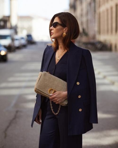 Создавая идеальный образ, женщины должны учитывать все: прическу, макияж, одежду, обувь, аксессуары. 02