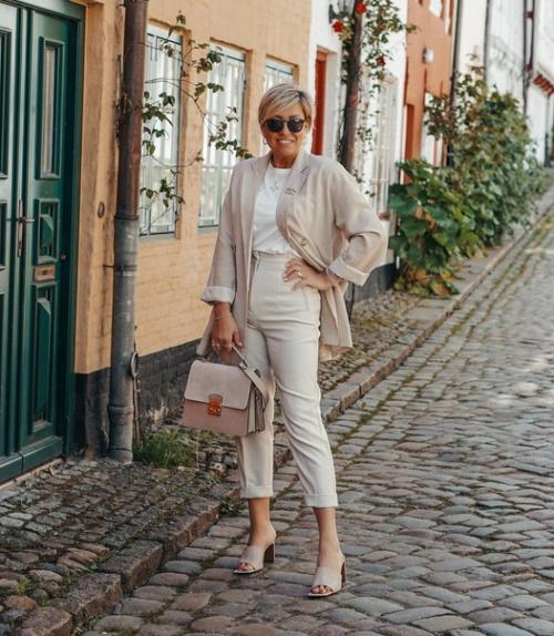 Создавая идеальный образ, женщины должны учитывать все: прическу, макияж, одежду, обувь, аксессуары. 04