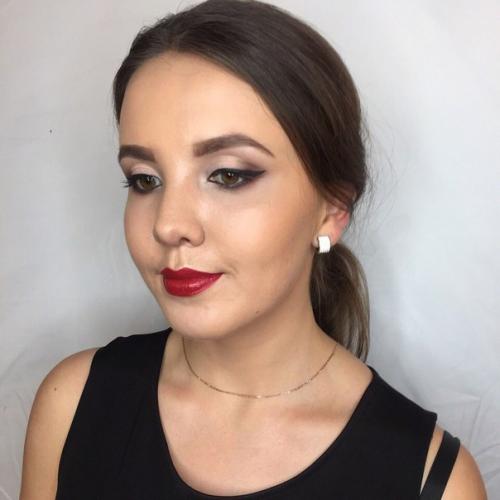 Добрый день!  Я визажист и стилист по прическам! 08