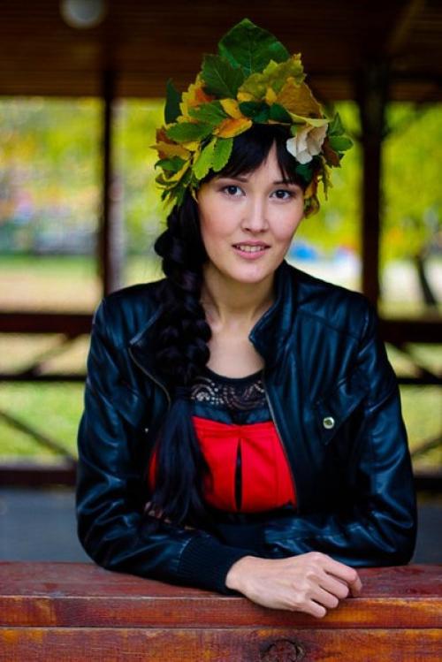 Всем привет?  Начинающие фотограф и модель ищут визажиста, который также сможет сделать локоны с объемом на четверг 26. 05