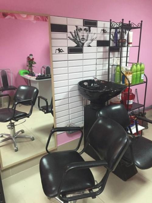 Добро пожаловать в парикмахерскую май, которая находится по адресу правда 11 остановка Орион! 01