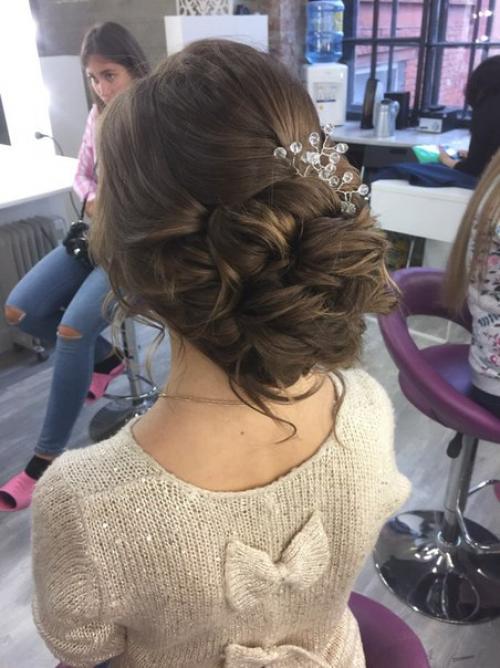 Милые девушки?  С удовольствием создам для вас идеальные прическу и макияж. 07