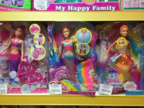 Любимая кукла девочек на протяжении уже нескольких поколений - Барби. 01