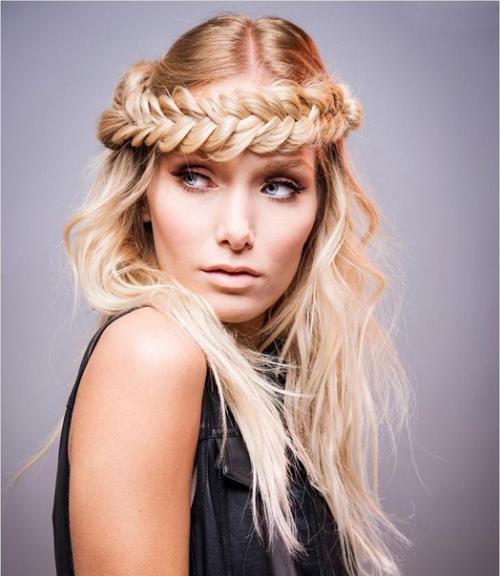 Новый год - самый любимый и долгожданный праздник, к которому готовятся тщательно и заблаговременно. 02 Новый год - самый любимый и долгожданный праздник, к которому готовятся тщательно и заблаговременно. 02