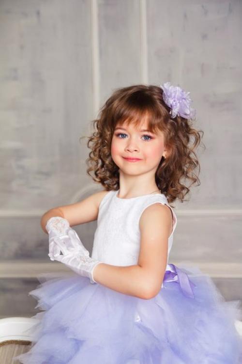 Мы ищем 3 девочек для фотосессии в платьях для каталога. 01