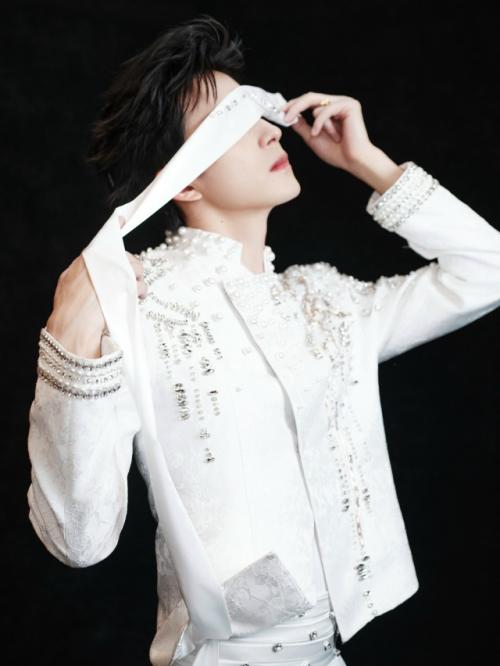 Обновление Weibo студии ао жуйпэна: 04