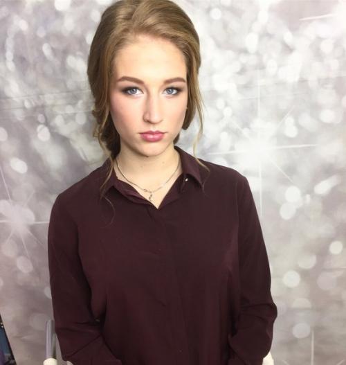 Милые девушки?  С удовольствием создам для вас идеальные прическу и макияж. 04