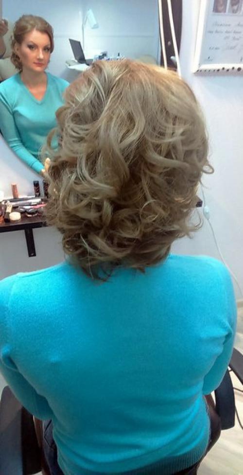 Милые девушки, ?  Продолжается запись на новогодний макияж и прическу для новогодних фотосессий и корпоратива. 02