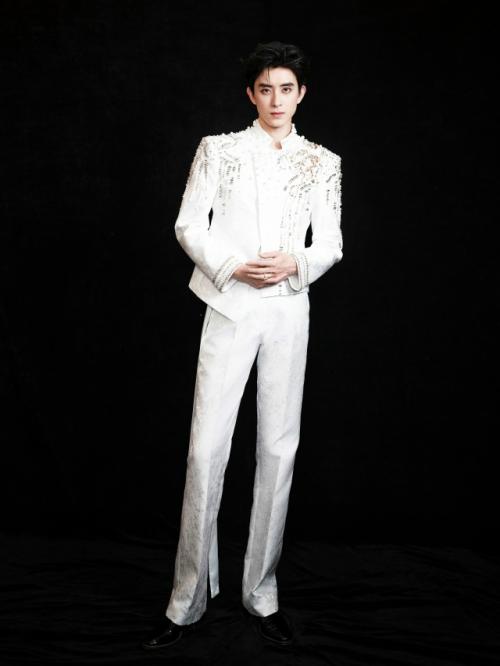 Обновление Weibo студии ао жуйпэна: 02