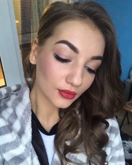 Милые девушки?  С удовольствием создам для вас идеальные прическу и макияж. 01