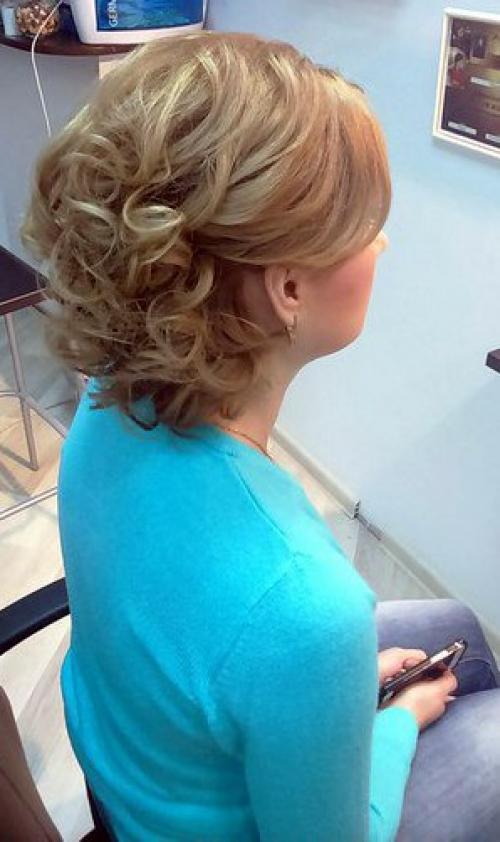 Милые девушки, ?  Продолжается запись на новогодний макияж и прическу для новогодних фотосессий и корпоратива. 03