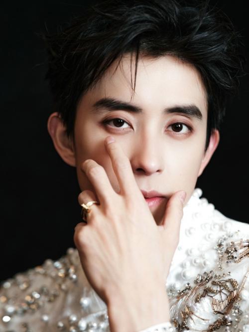 Обновление Weibo студии ао жуйпэна: 01