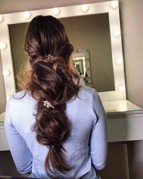 Красавицы?  Нужны модели на локоны, прически и полный образ (прическа и макияж! 03