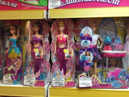 Любимая кукла девочек на протяжении уже нескольких поколений - Барби. 03