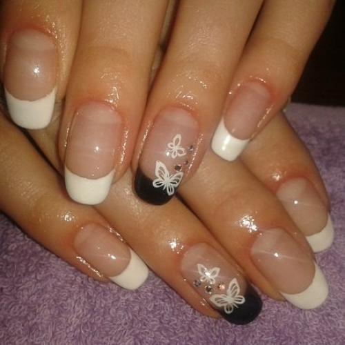 В честь нового года мастера предлагают вам маникюр и макияж с прической всего за 5000. 06