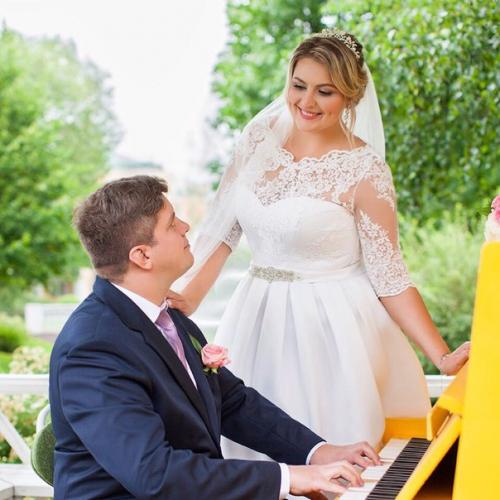 Милые девушки?  С удовольствием создам для вас идеальные прическу и макияж. 05