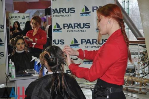 В Донецке стартовал первый в ДНР чемпионат парикмахерского и маникюрного искусства. 05