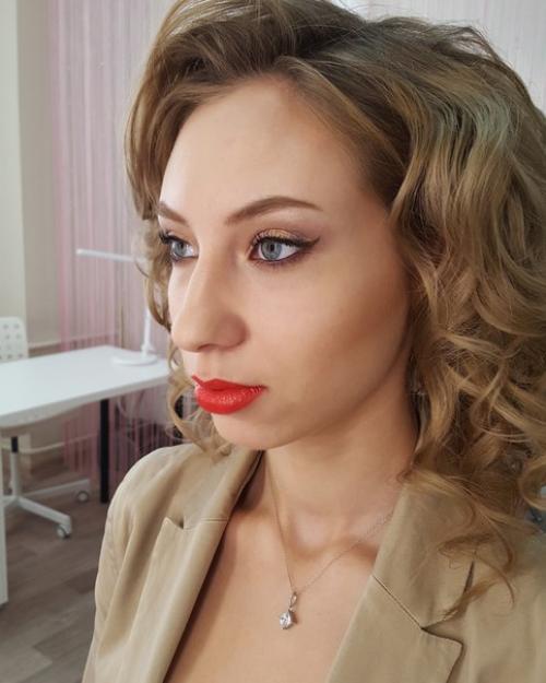 Нужны модели на макияж, локоны, прически? 02