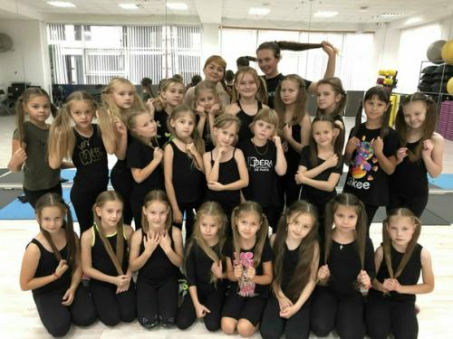 Модельная школа - это не та школа, где учат кривляться перед камерой или зеркалом. 02