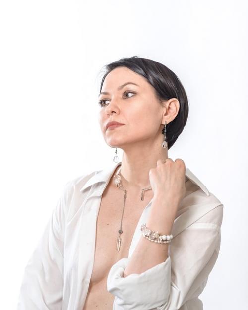 Хотите создать необычную прическу для длинных волос? 01