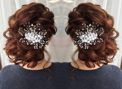 С огромной радостью помогу вам быть неотразимыми в самые прекрасные и ответственные моменты вашей жизни! 01