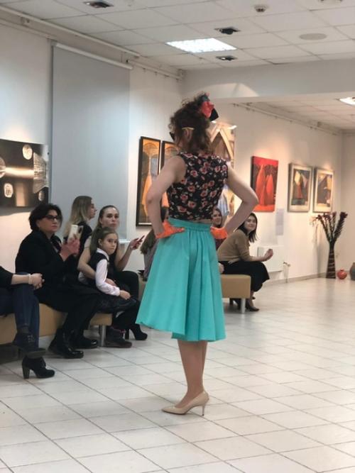 Когда-то мы придумываем себе образ себя самих, и уже не можем, да и не пытаемся вообщем - то, представить, попробовать что-то другое. 02